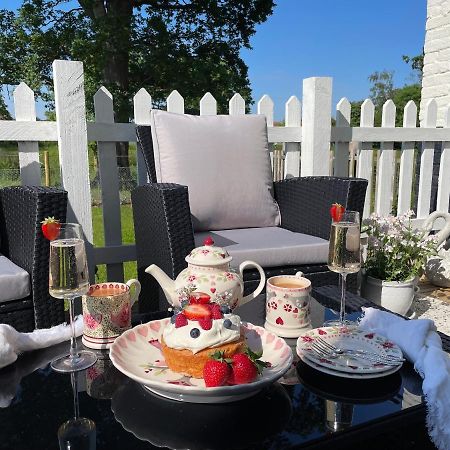 Thurlton Church Farm Bed & Breakfast エクステリア 写真