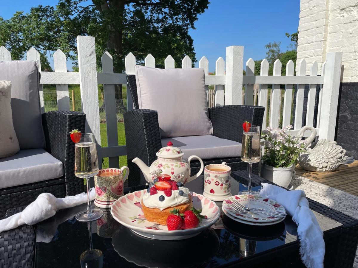 Thurlton Church Farm Bed & Breakfast エクステリア 写真